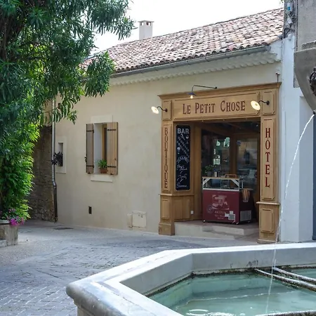 Les Remparts Hotel Venasque